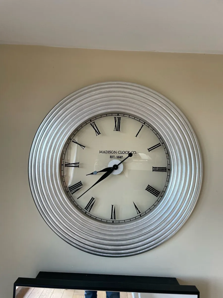 Wall clock