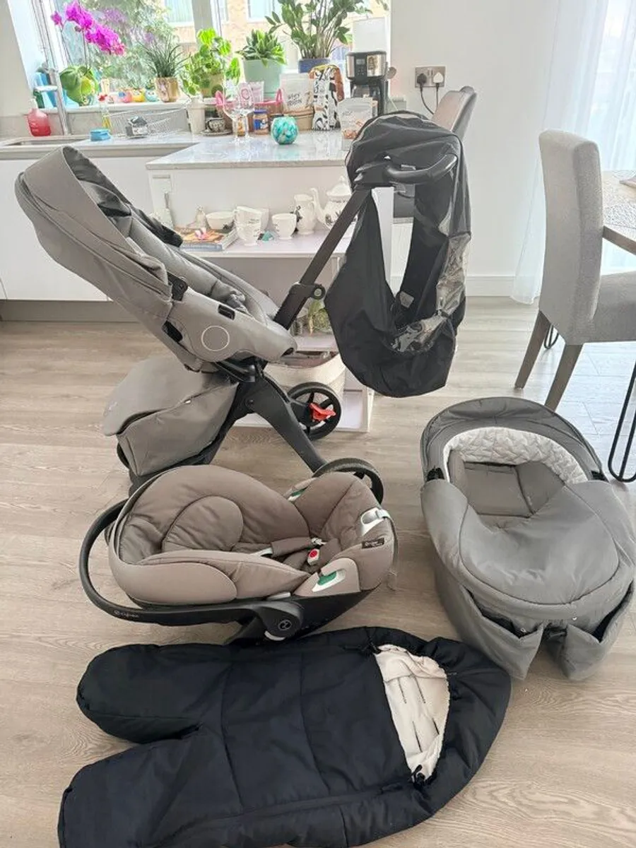 Amazing Stokke Xplory Pram and Travel Set - Only 200 EUR! - Image 1