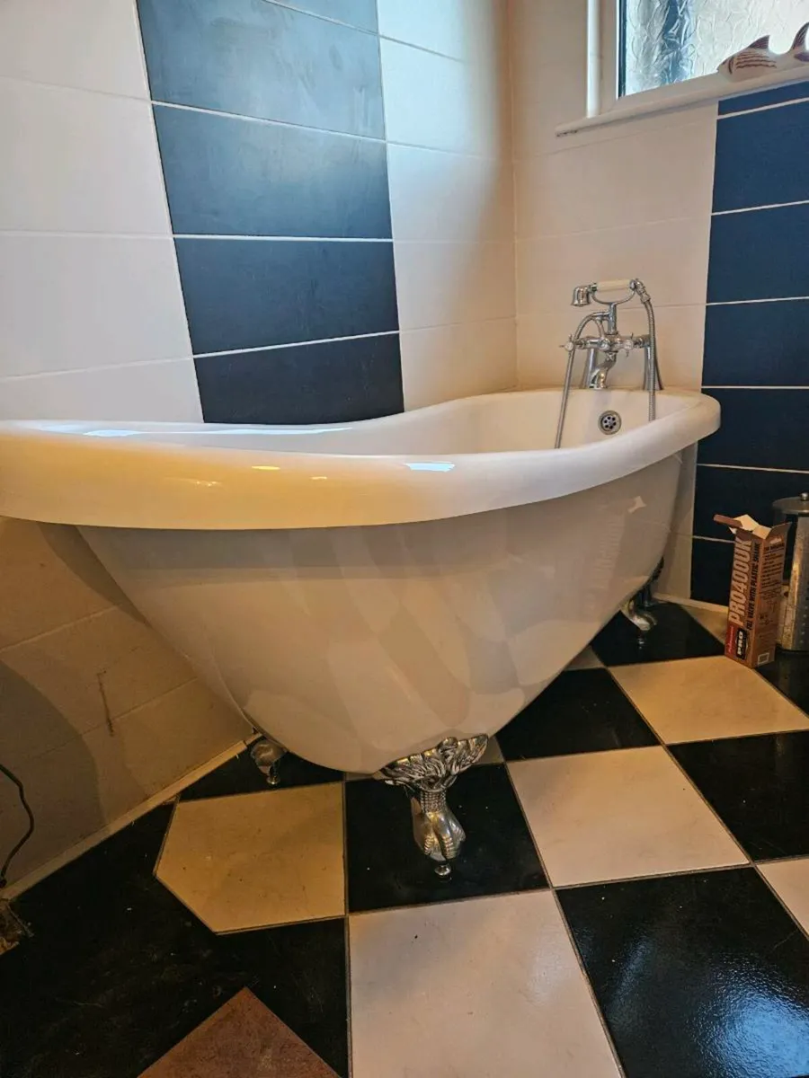 Clawfoot Bathtub - Image 2