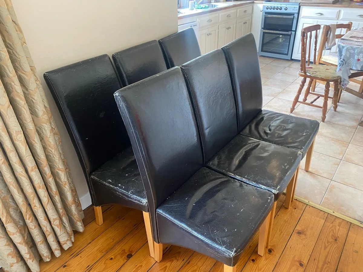 6 chairs - Image 1