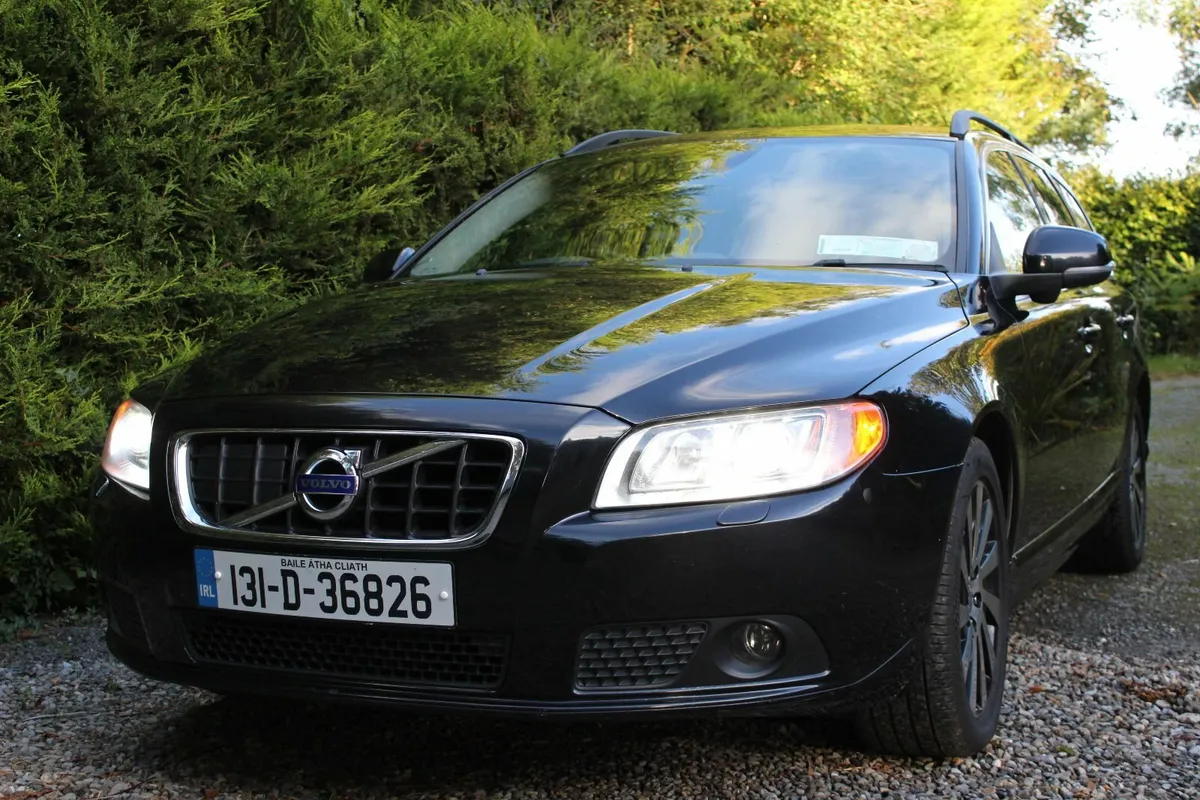 Volvo V70 2013 - Image 1