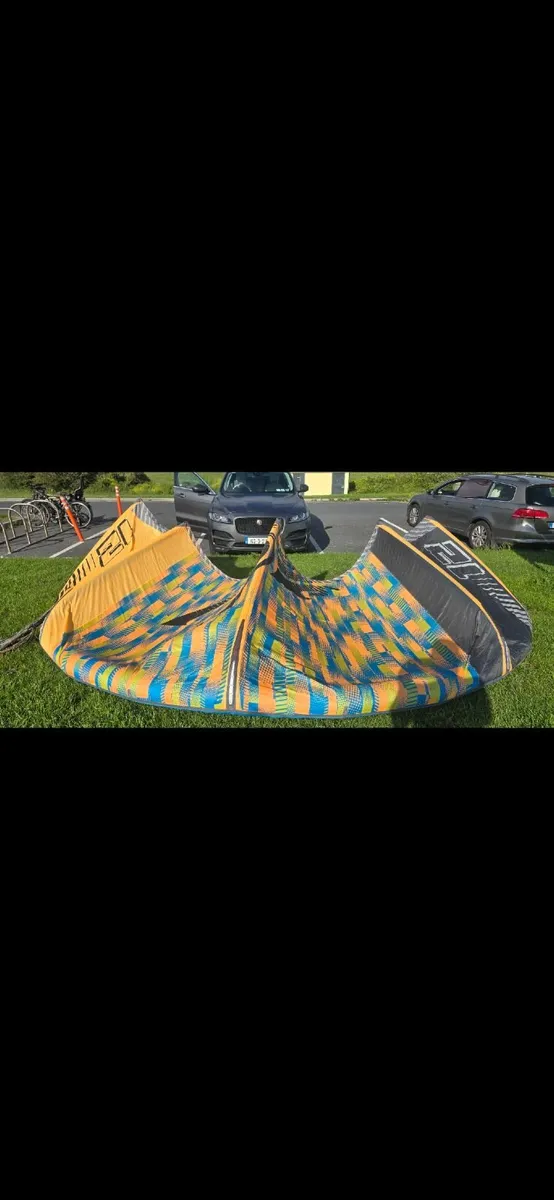Kitesurfing Kite - Image 3