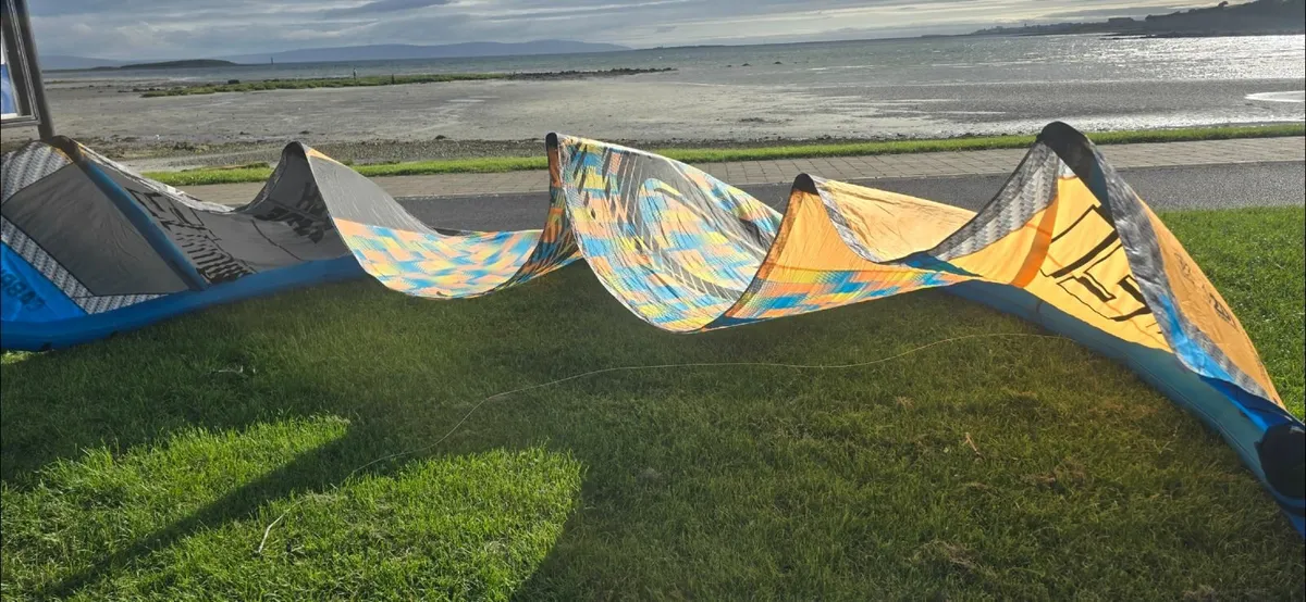 Kitesurfing Kite - Image 1
