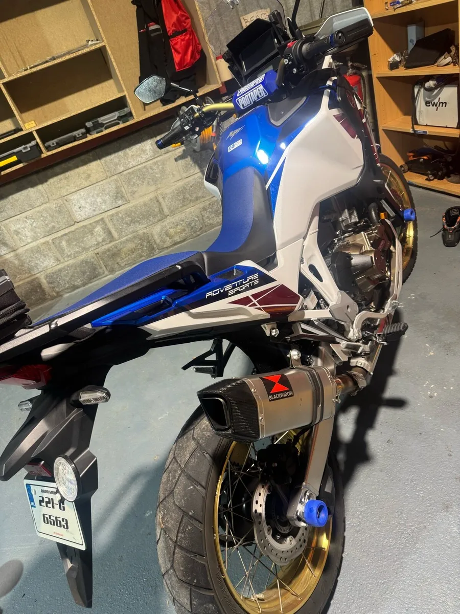 Africa twin 1100 - Image 2