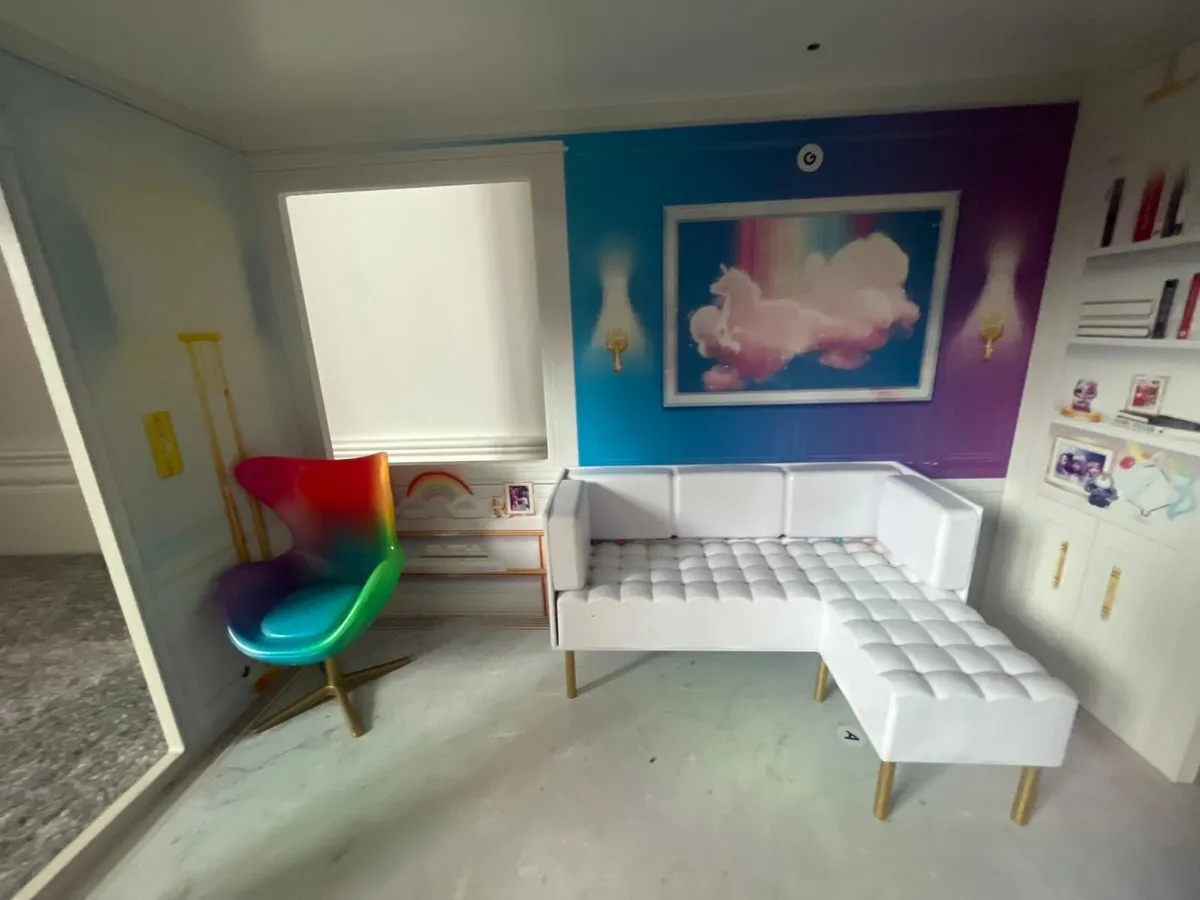 Rainbow Doll House - Image 3