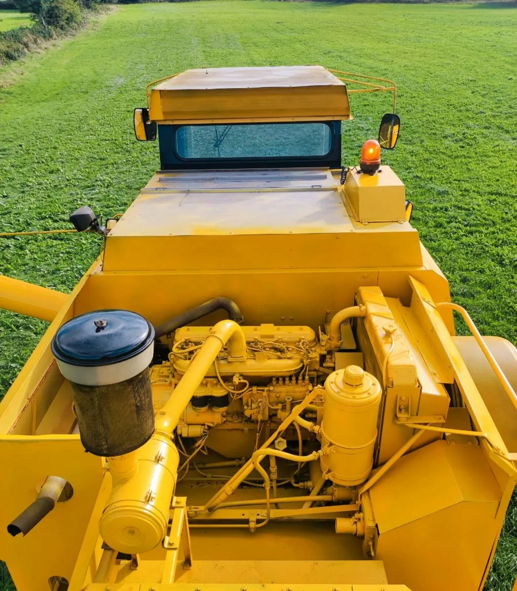 Combine harvester Clayson 8040 - Image 2