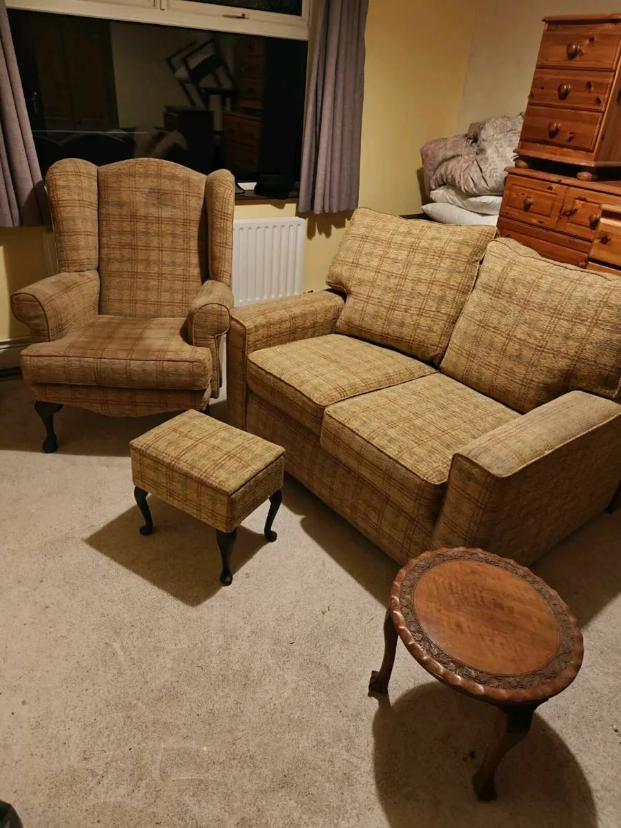 Take away Furniture - Image 1