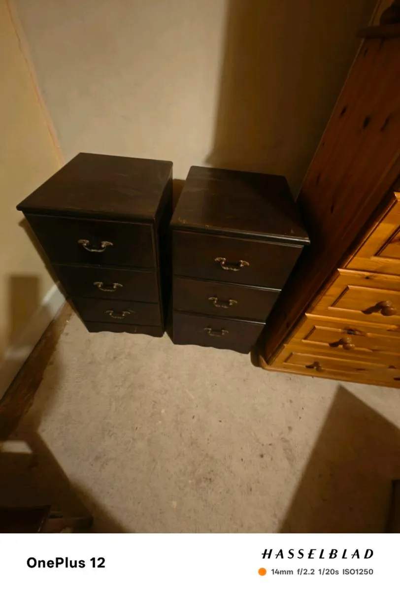 Take away Furniture - Image 2
