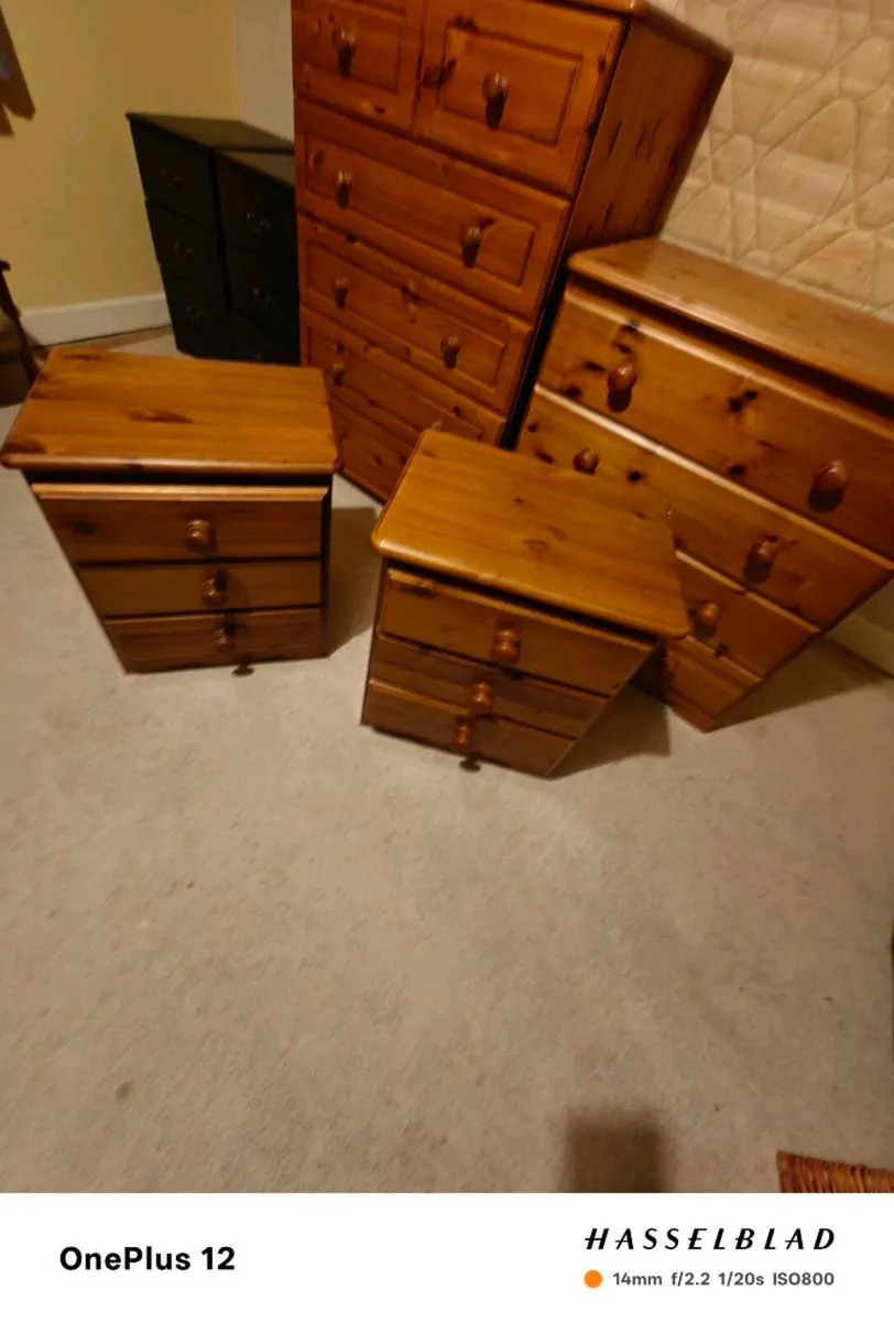 Take away Furniture - Image 3