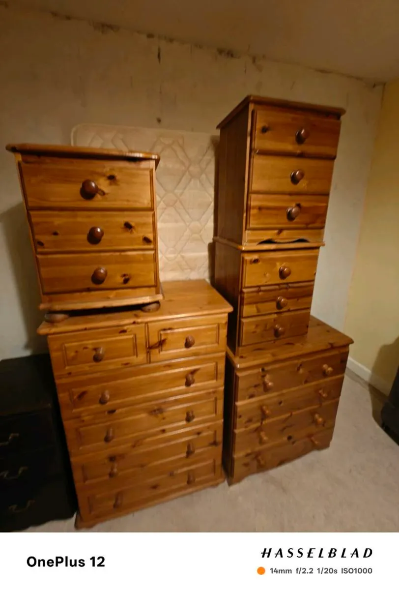 Take away Furniture - Image 4