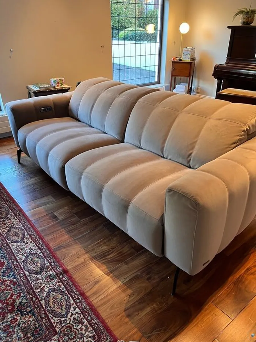 natuzzi editions 3 seater reclining contemporary sofa - Image 2