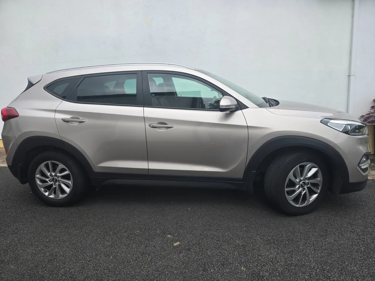 Hyundai Tucson Executive  Full Leather 2017 - Image 4