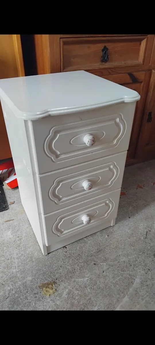 Bedroom furniture - Image 3