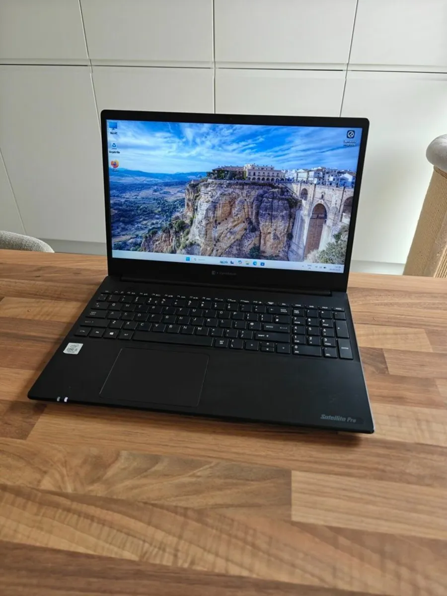 Toshiba Satellite Pro L50 | i5 (10th gen) | 8GB | - Image 1