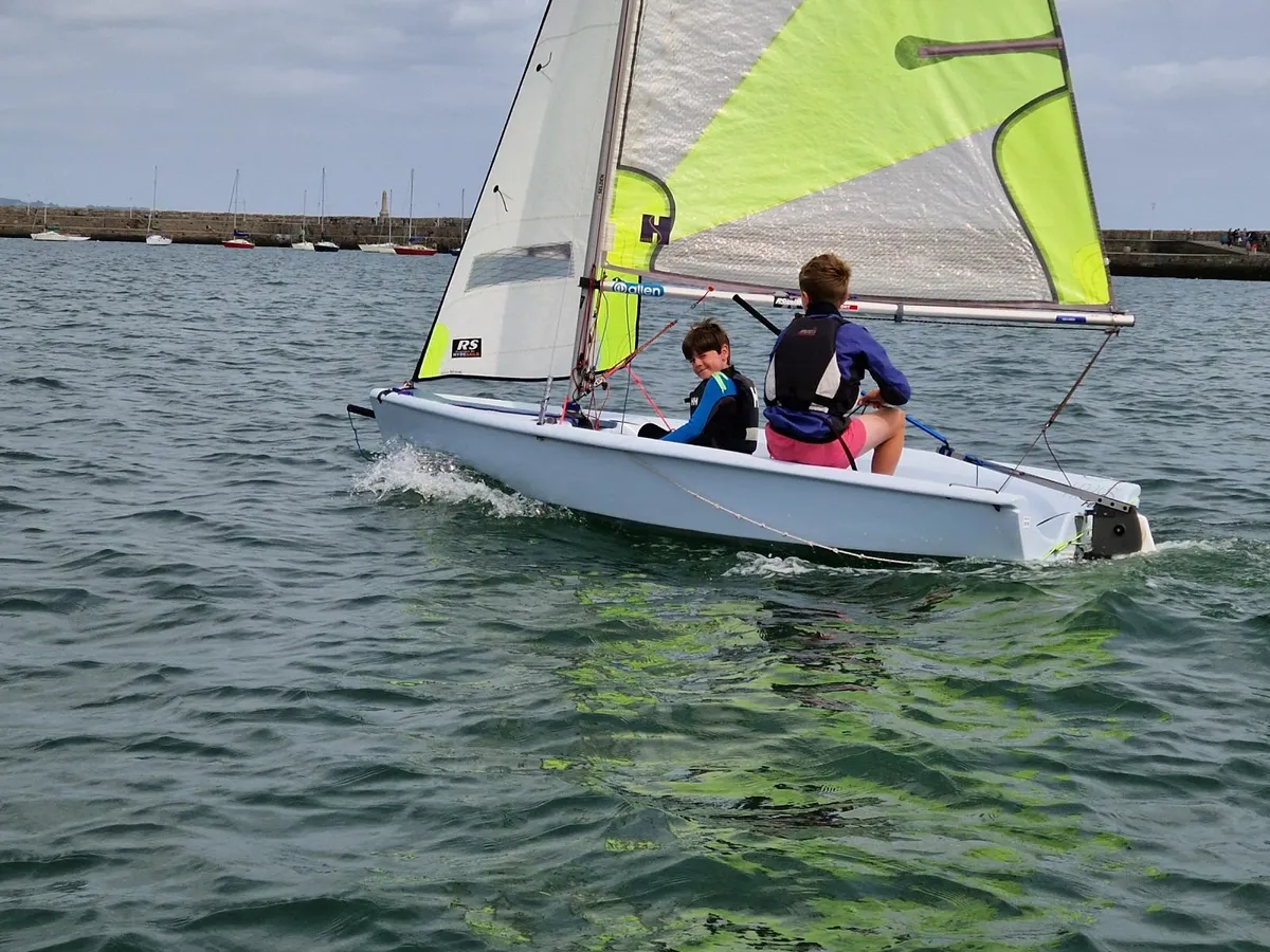 Sailing Dinghy - Image 2