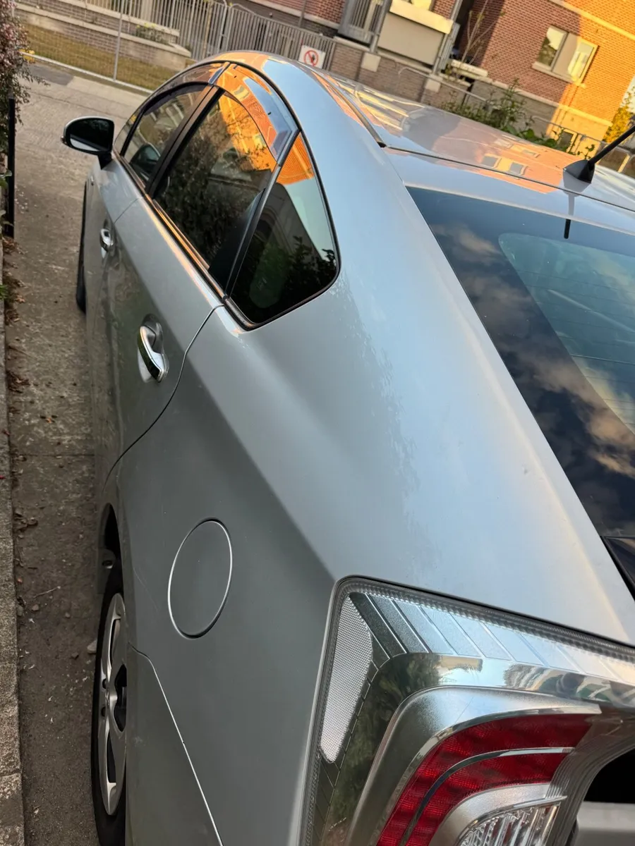 Toyota Prius 2015 - Image 4