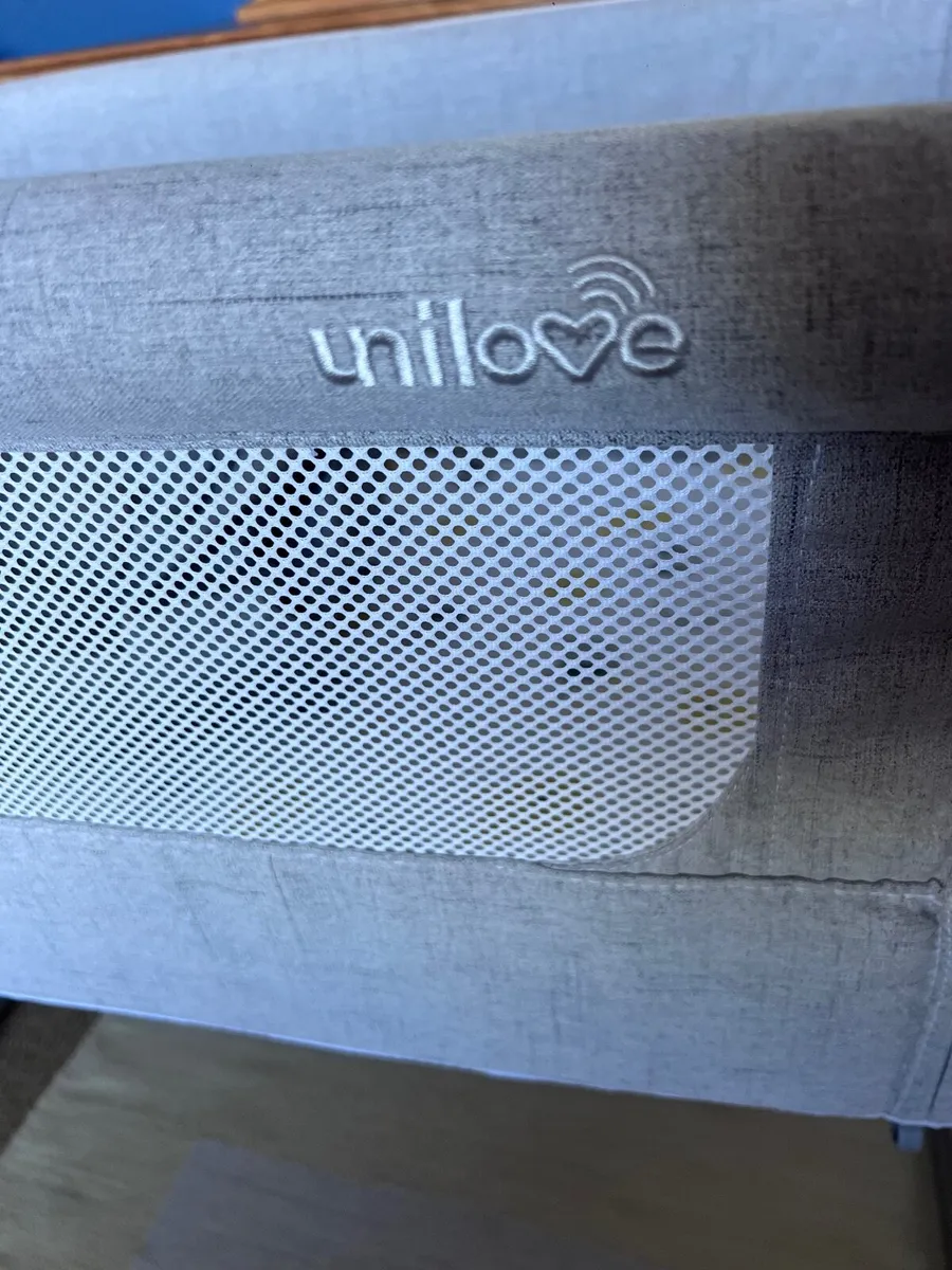 Unilove Hug Me Plus Side Sleeper Cot - Image 3