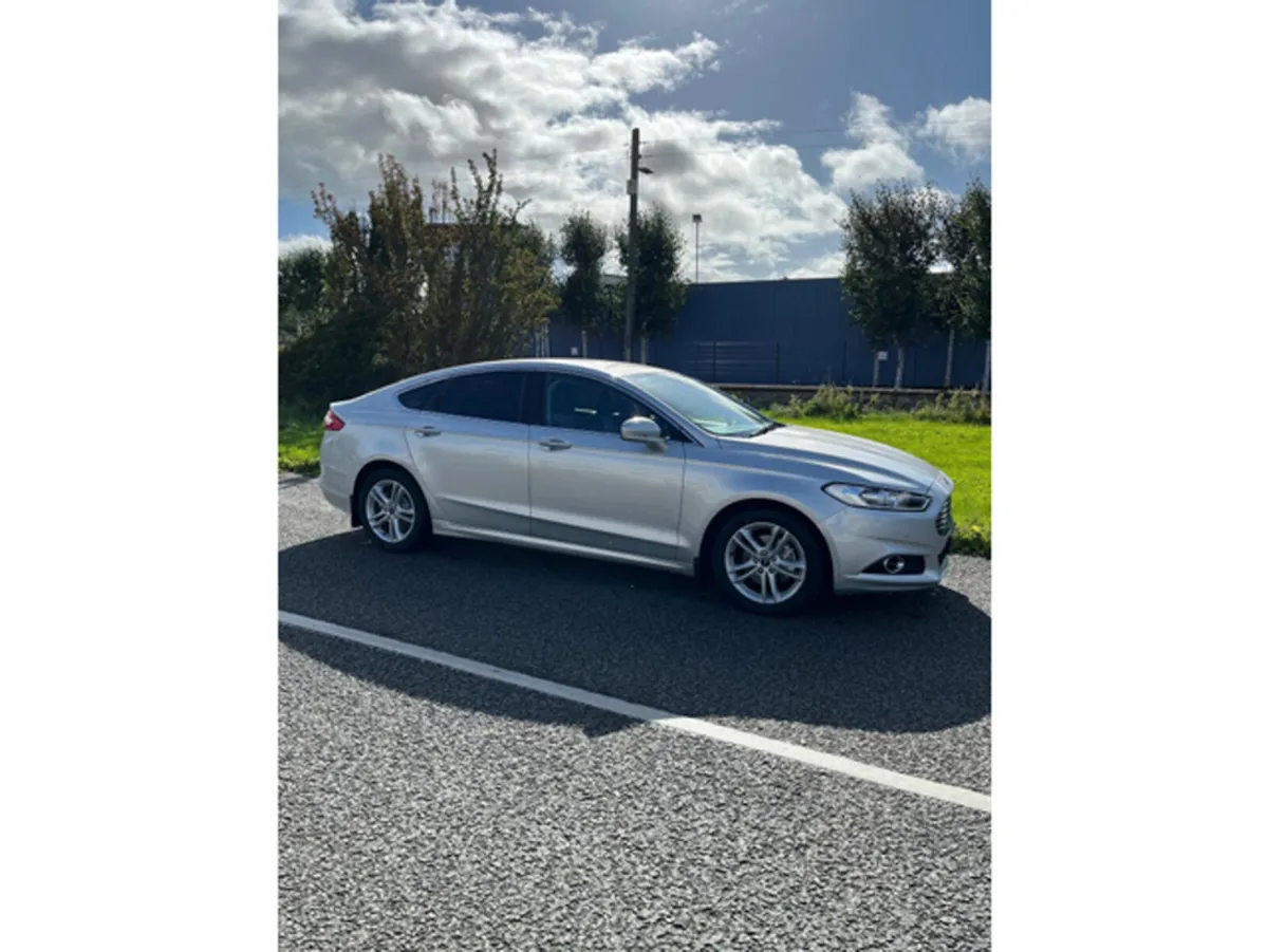 Ford Mondeo TITANIUM 1.5 TD 120PS 6SPEED 4DR - Image 3