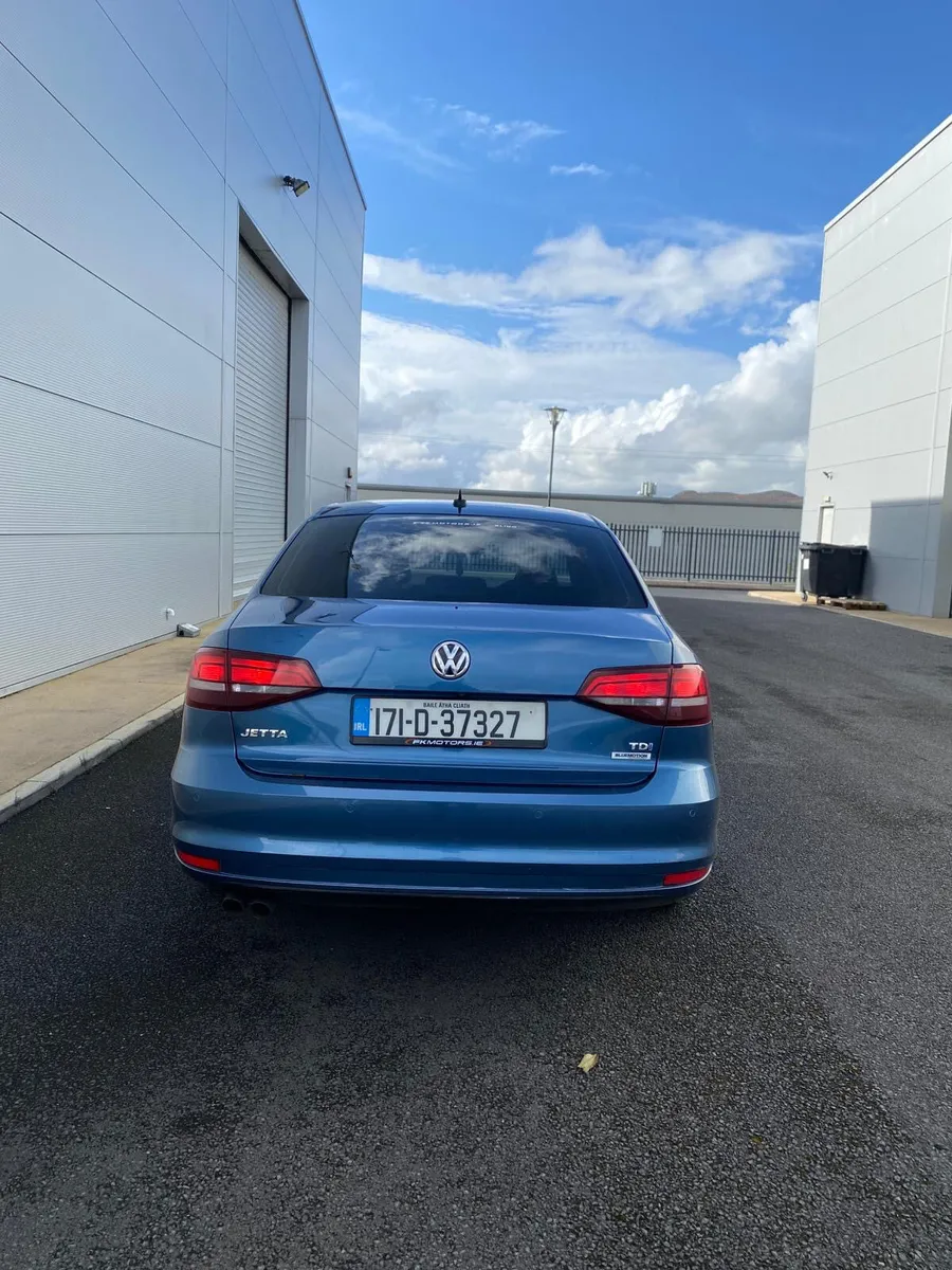 Volkswagen Jetta 2017 2.0 tdi - Image 4