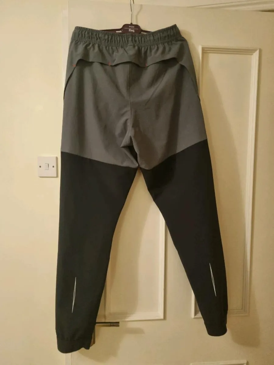 Monterain tracksuit - Image 3
