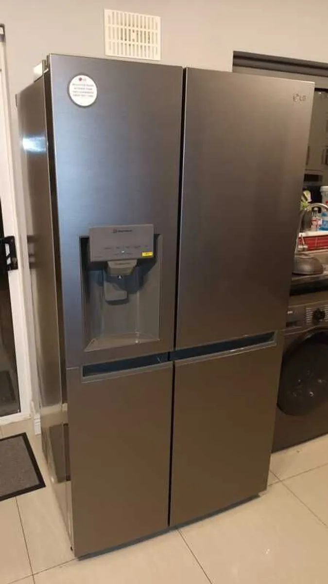 LG American Fridge Freezer - Excellent Condition (3y old) - Image 4