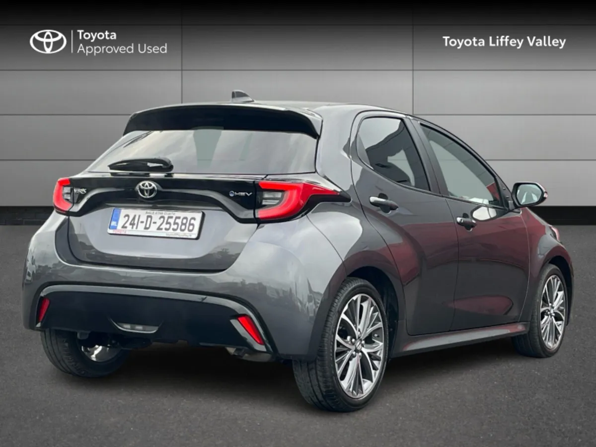 Toyota Yaris YARIS HYBRID 1.5 PLATINUM - Image 2