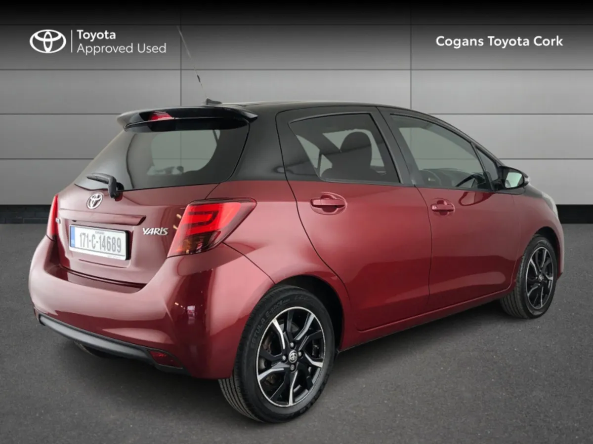 Toyota Yaris 1.33 VVT-I DESIGN 99BHP 5 5DR - Image 2