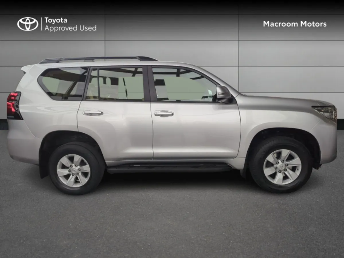 Toyota Land Cruiser 2.8 - Image 3