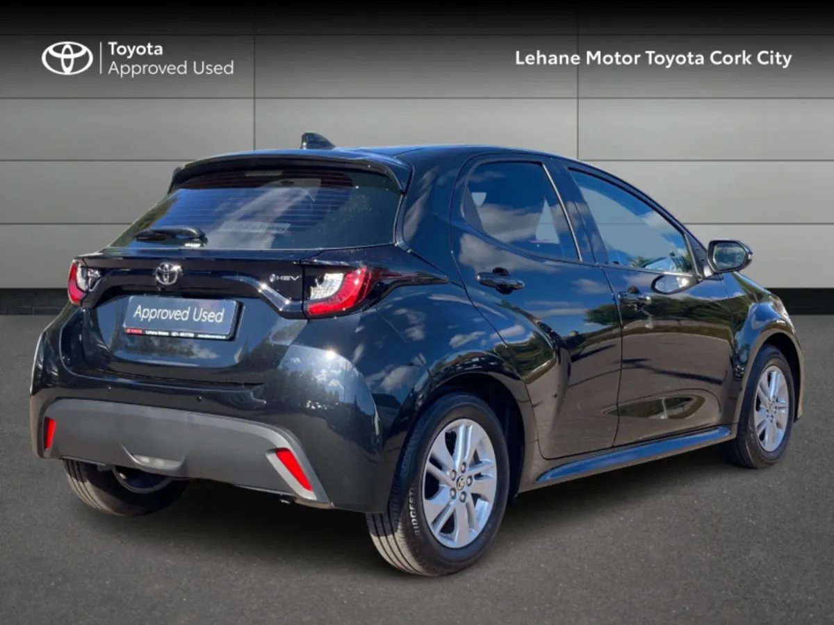Toyota Yaris Yaris Hybrid 115 Luna - Image 2