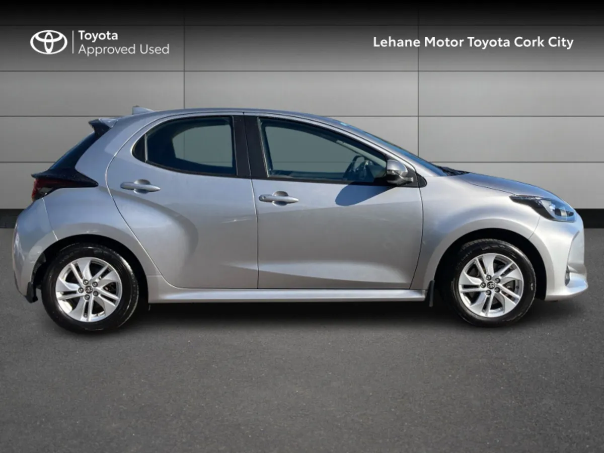 Toyota Yaris HYBRID LUNA 4DR AUTO - Image 3