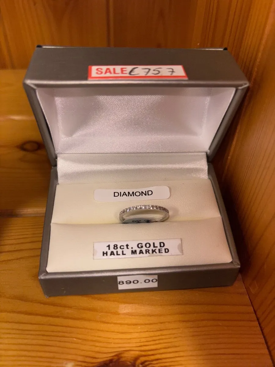 Gold ring - Image 2