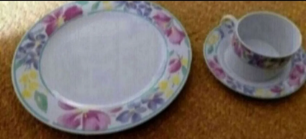 Dinner  X  4 PIECE SET - Image 3
