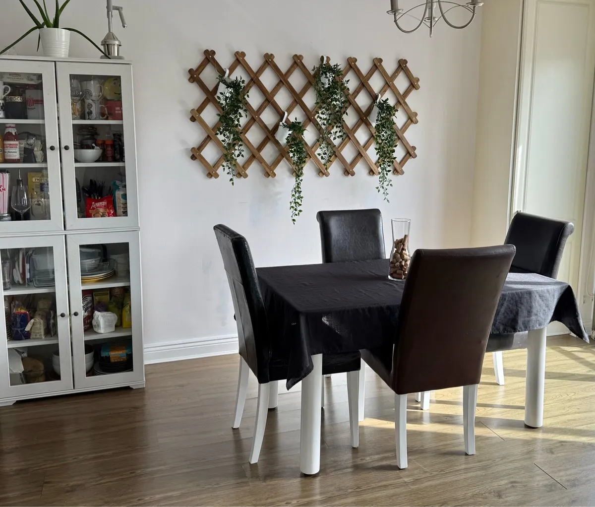 Solid wood table and four chairs - Image 1