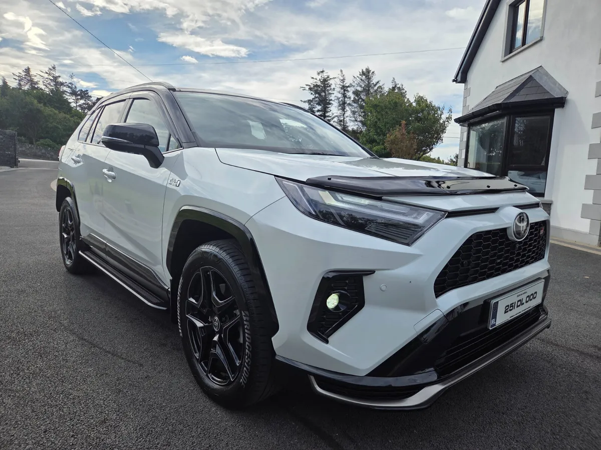 2025 TOYOTA RAV 4 GR SPORT - Image 1