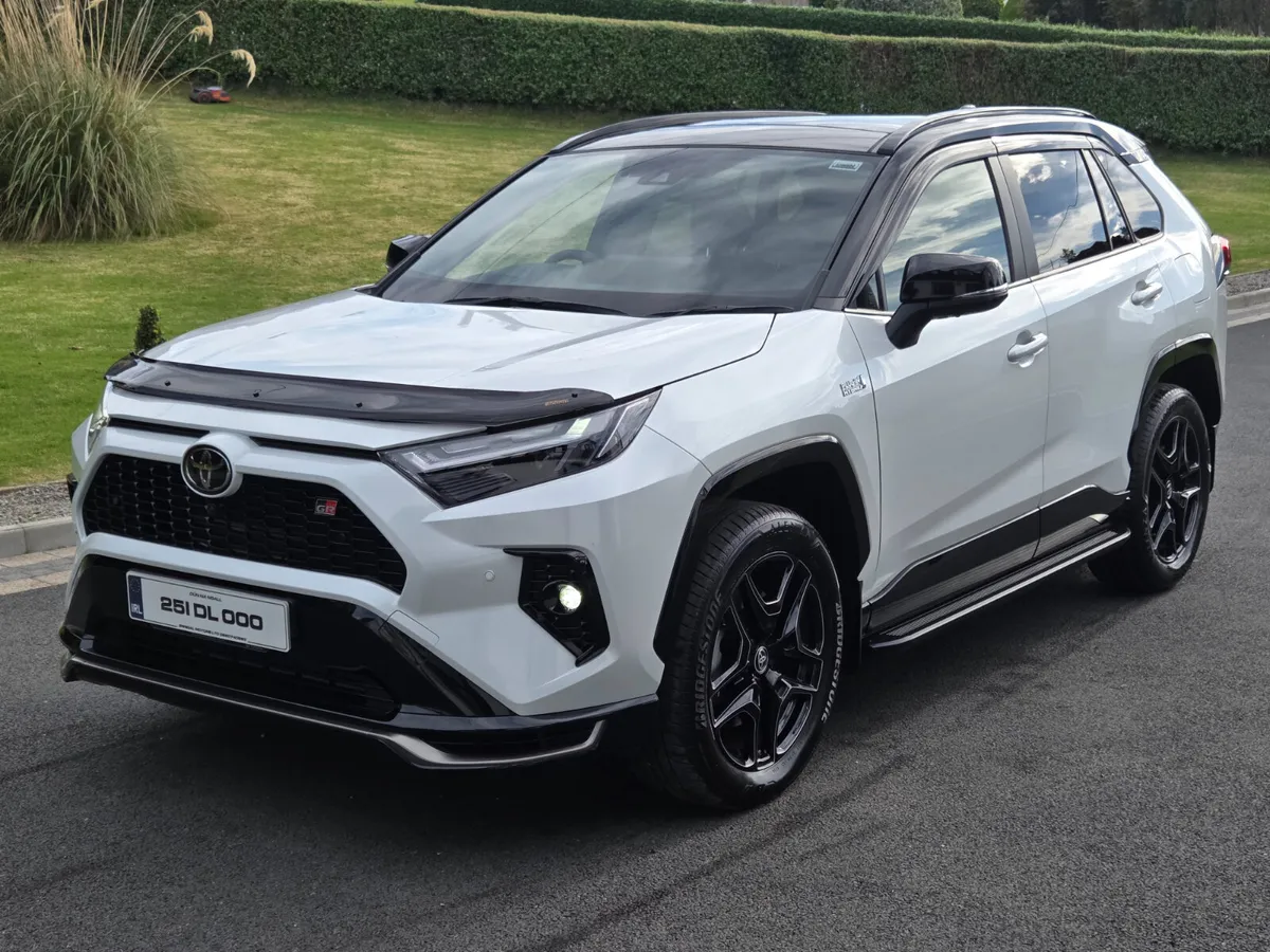 2025 TOYOTA RAV 4 GR SPORT - Image 4