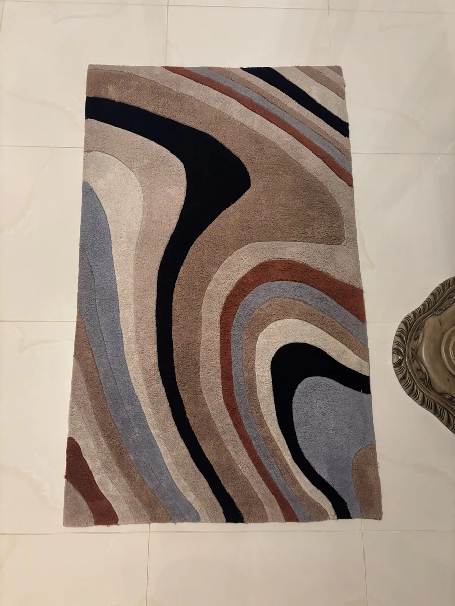 Modern Abstract Rug – 150cm x 90cm - Image 2