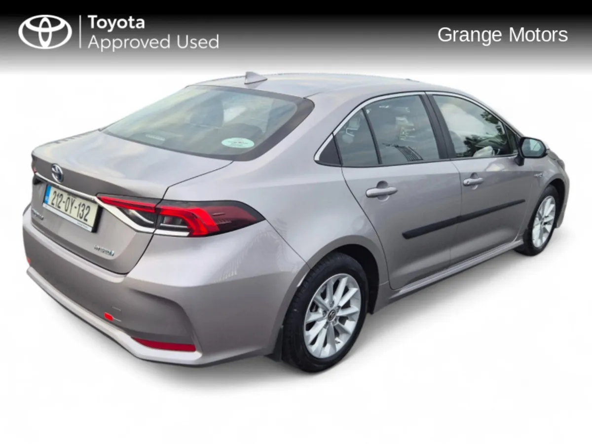 Toyota Corolla 1.8 HYBRID LUNA SAL**FULL SERVICE H - Image 3