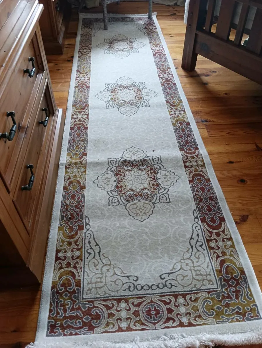 Beautiful quality runner thick new never used 80 - Image 1
