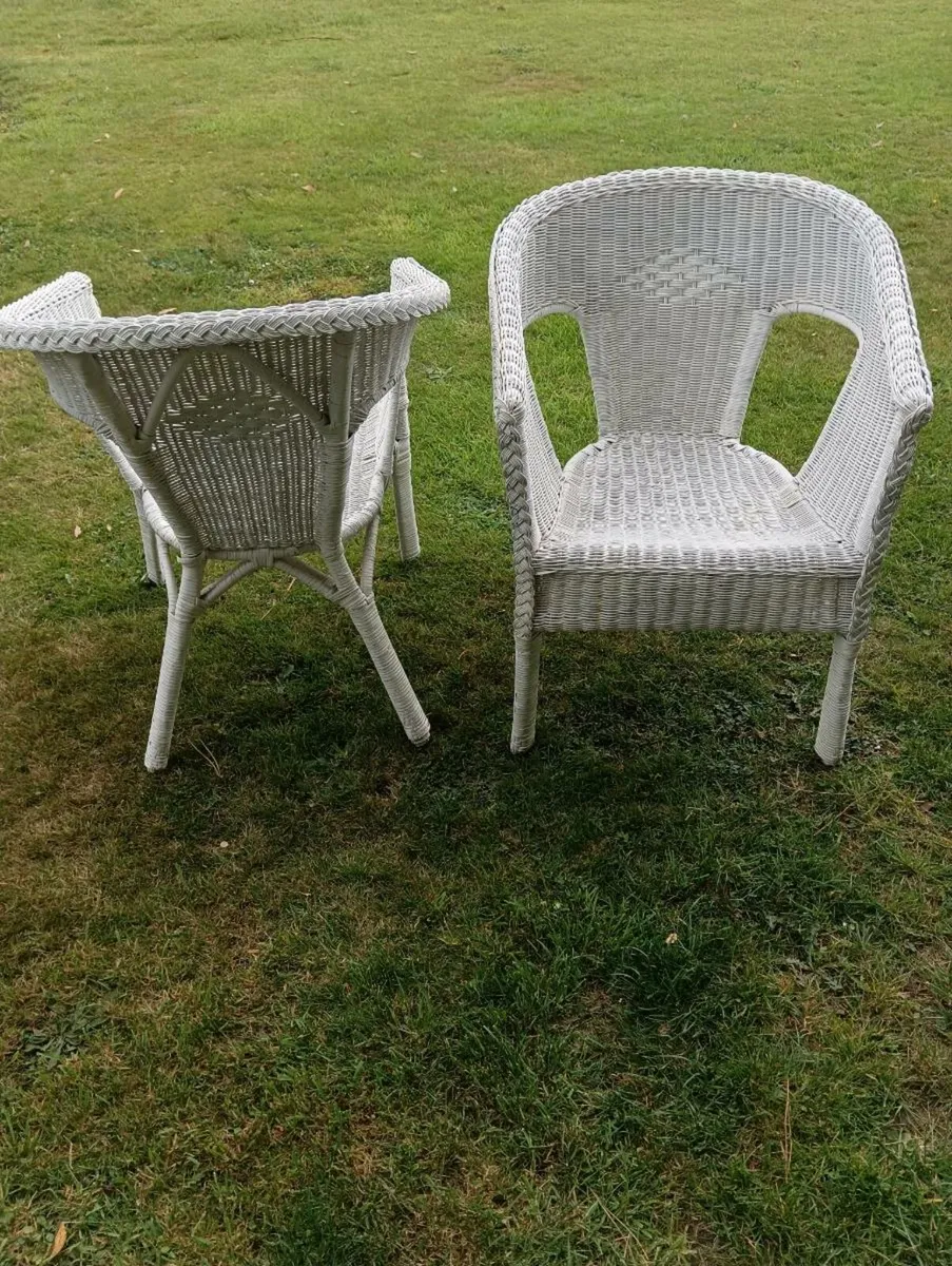 White wicker chairs X2 Great condition - Image 2