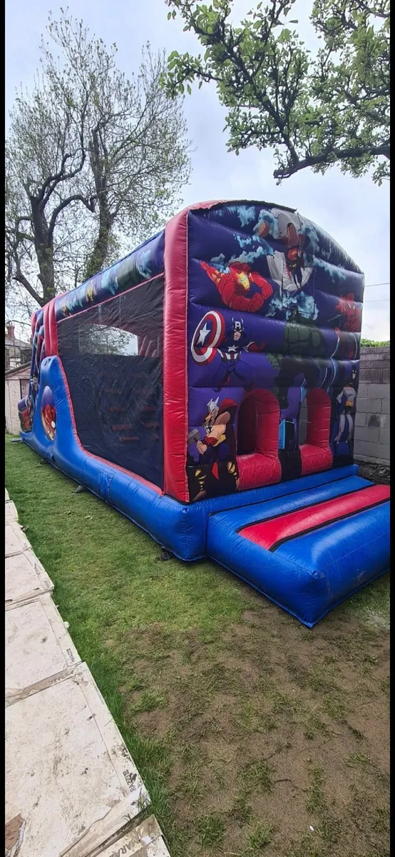 Bouncy castle - Image 2