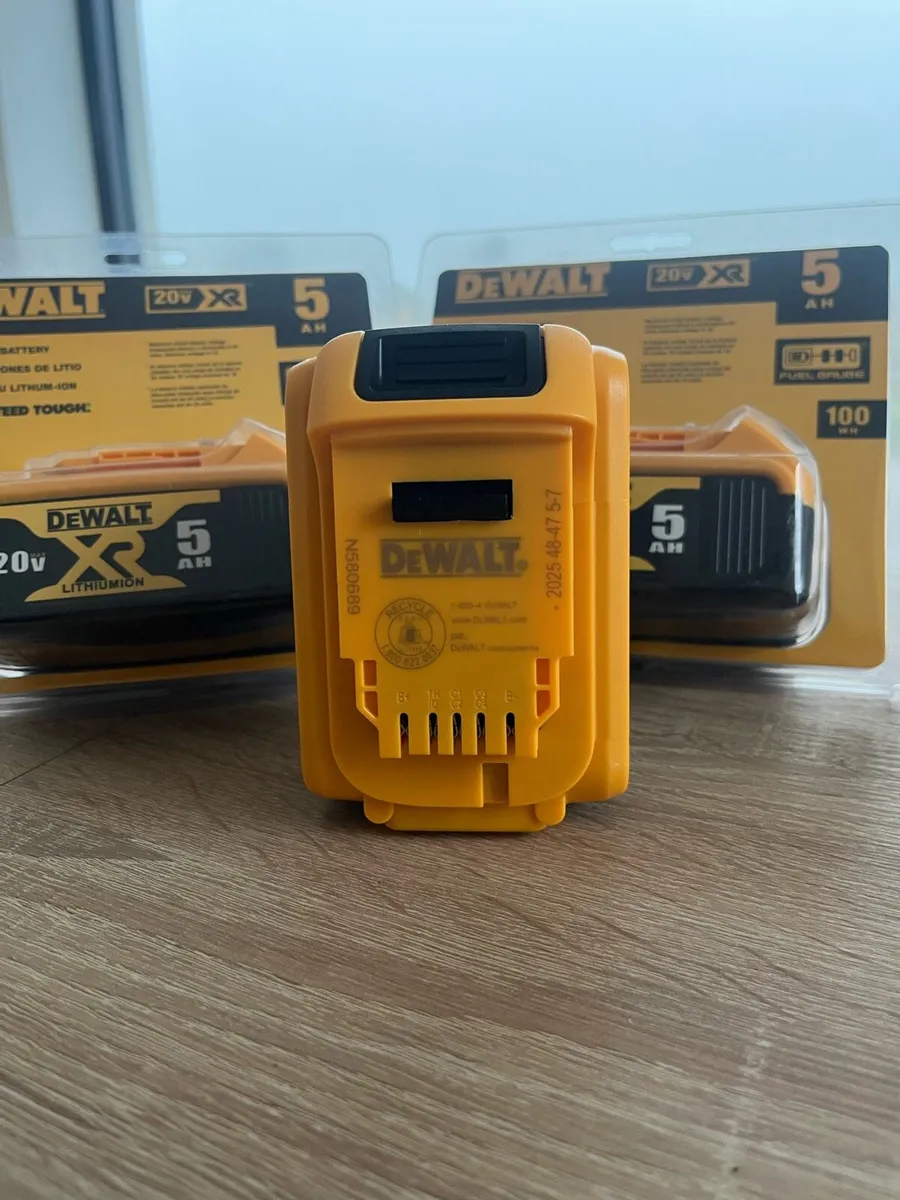 20V 5ah Dewalt Battery - Image 4