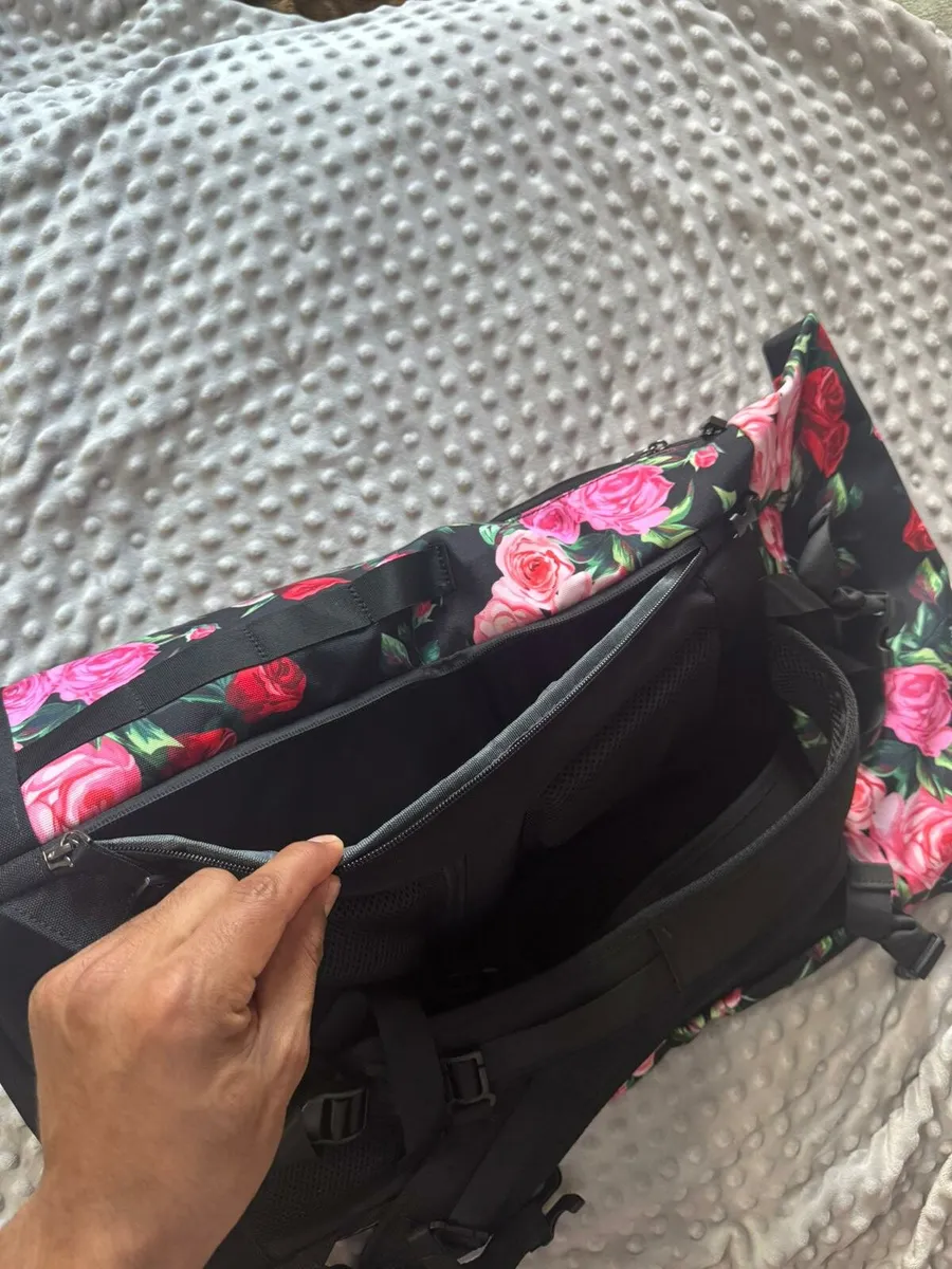 Flowers design backpack waterproof - Image 3