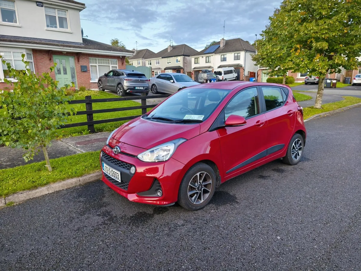 Hyundai i10 1.0 PETROL DELUXE - Image 2