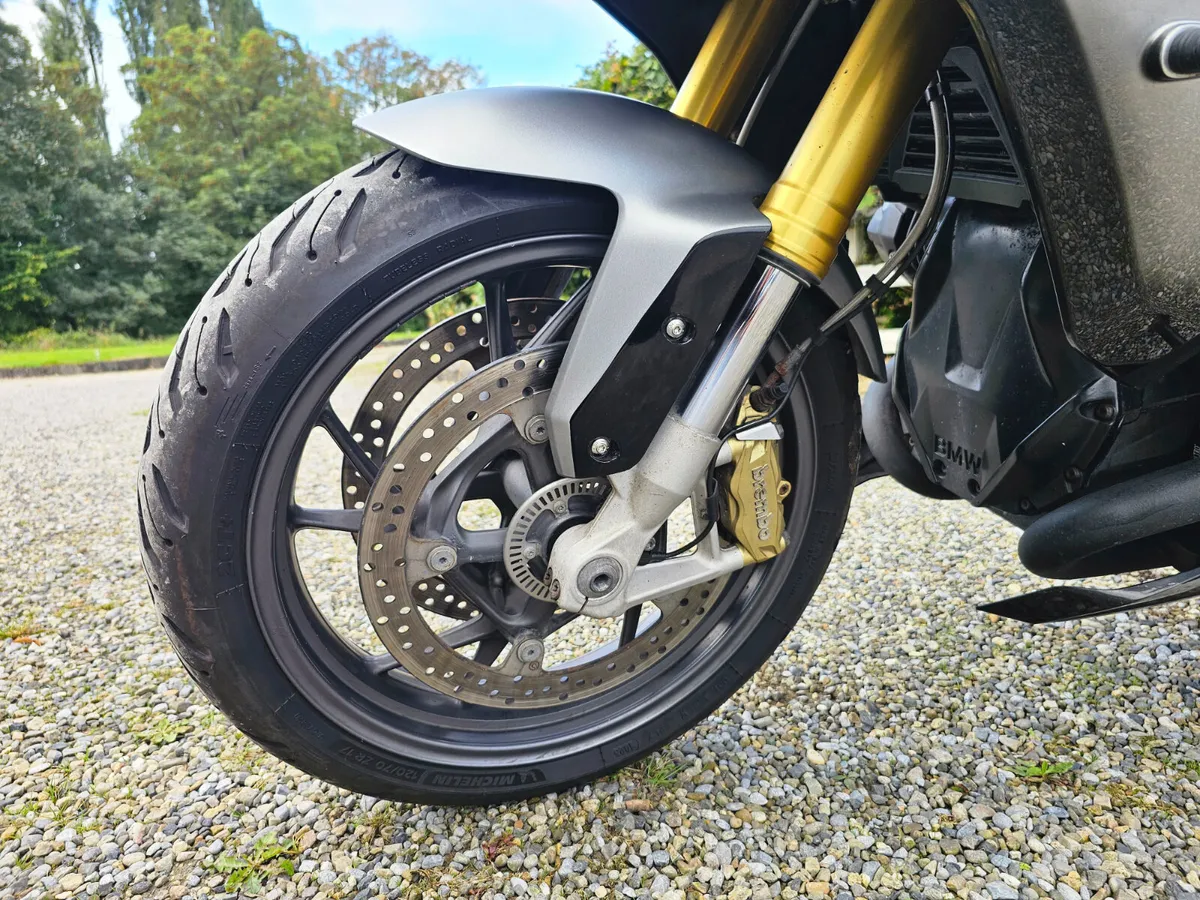 162 BMW R 1200 RS ICONIC 33 Special Edt TAXED - Image 3