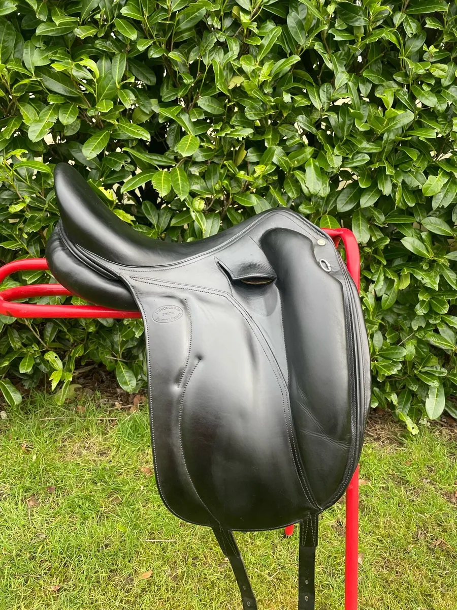 Black Devoucoux 17.5” Mendia Dressage Saddle - Image 1