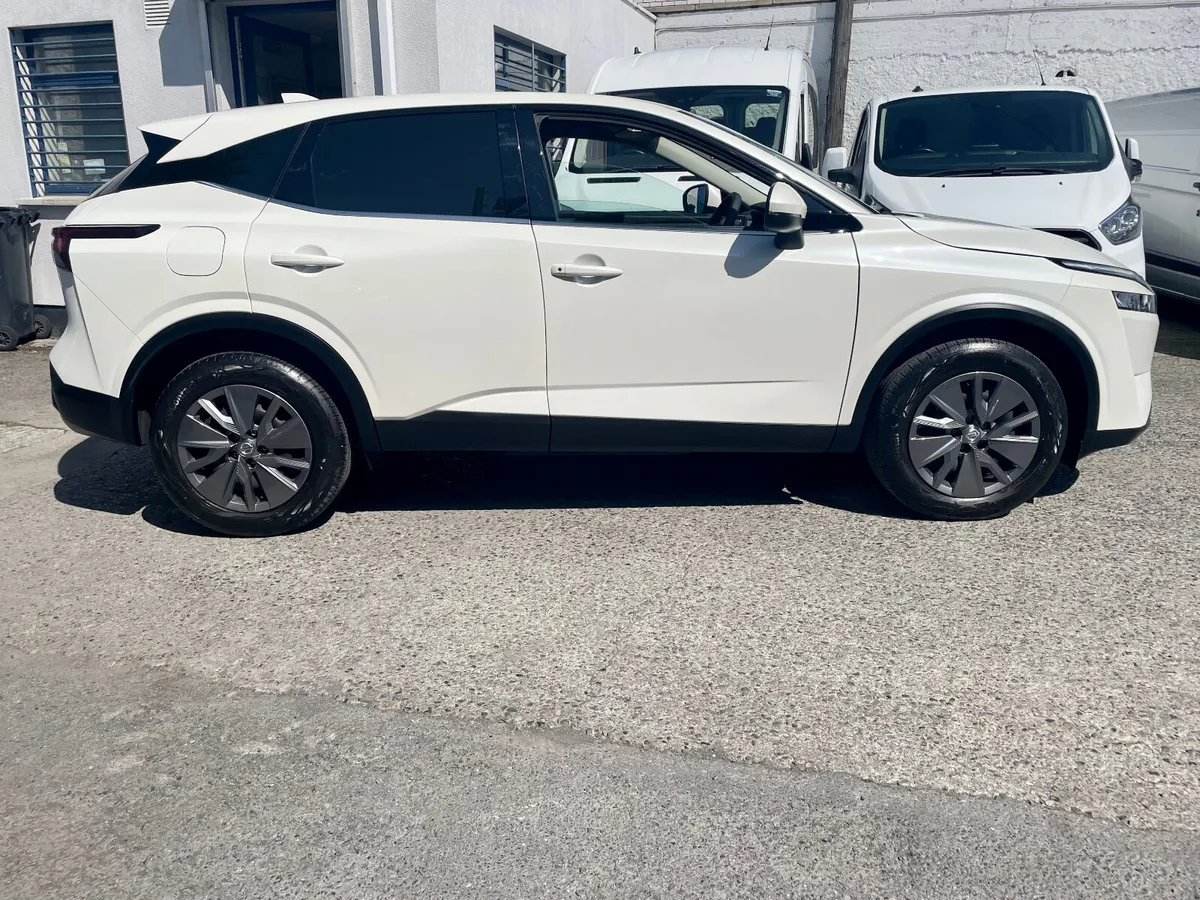 Nissan Qashqai XE 1.3 MHEV Petrol 2 Seat Van,2023 - Image 3