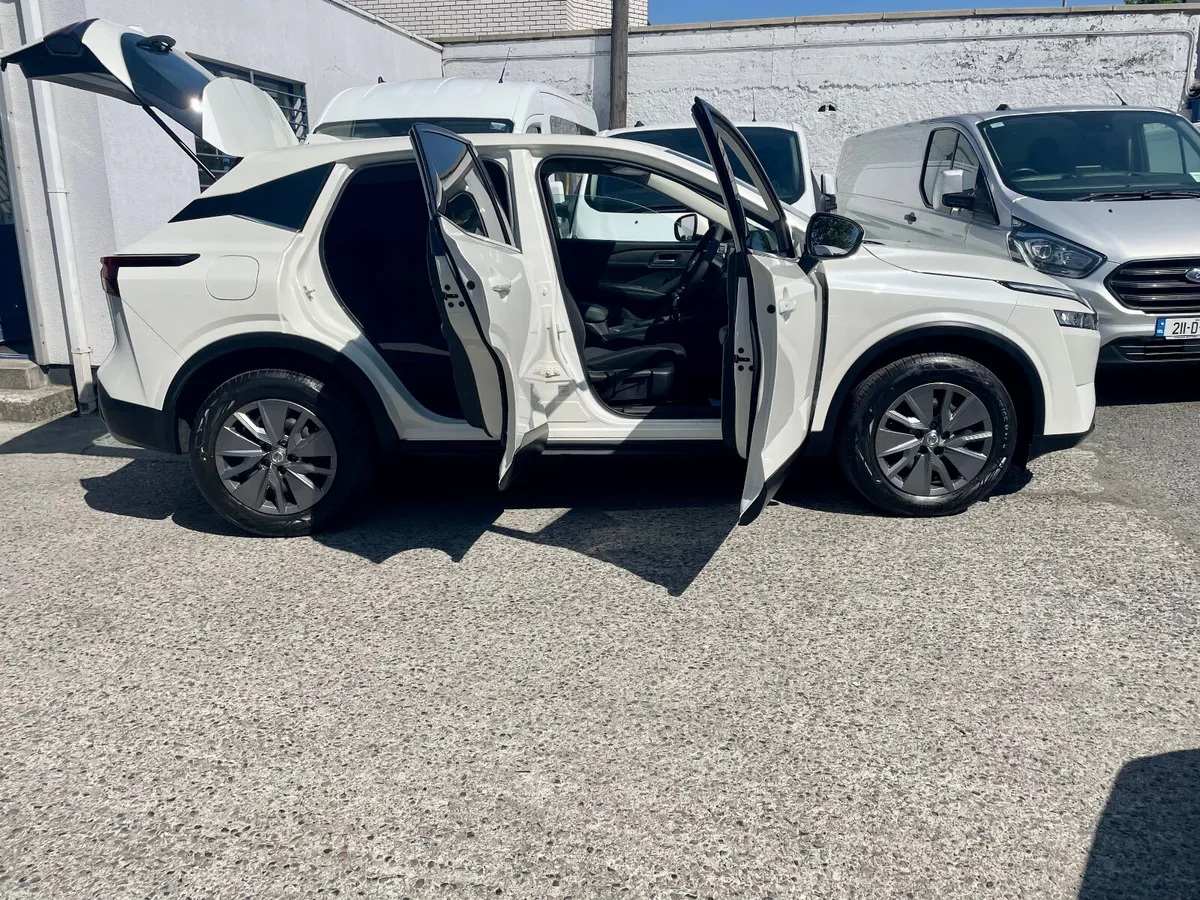 Nissan Qashqai XE 1.3 MHEV Petrol 2 Seat Van,2023 - Image 4