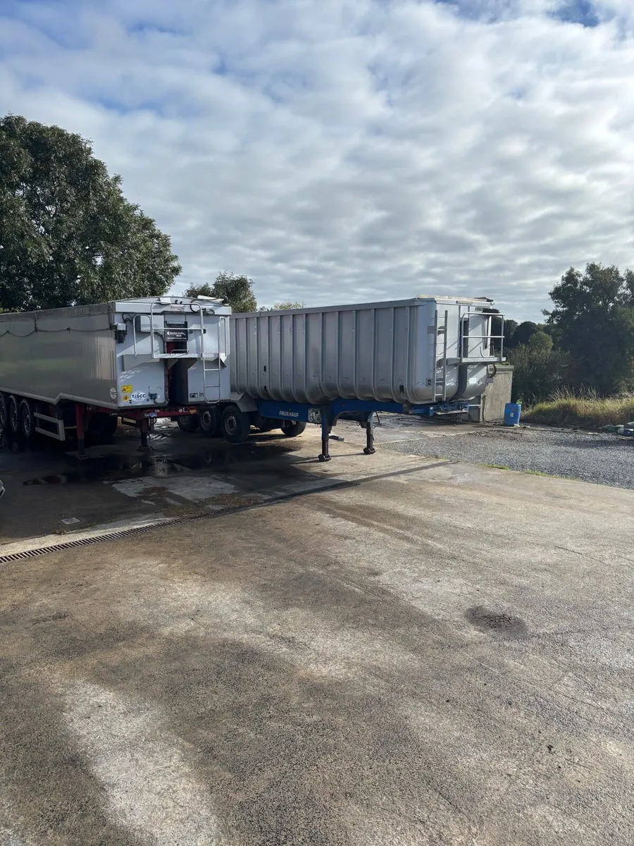 Trailer - Image 1