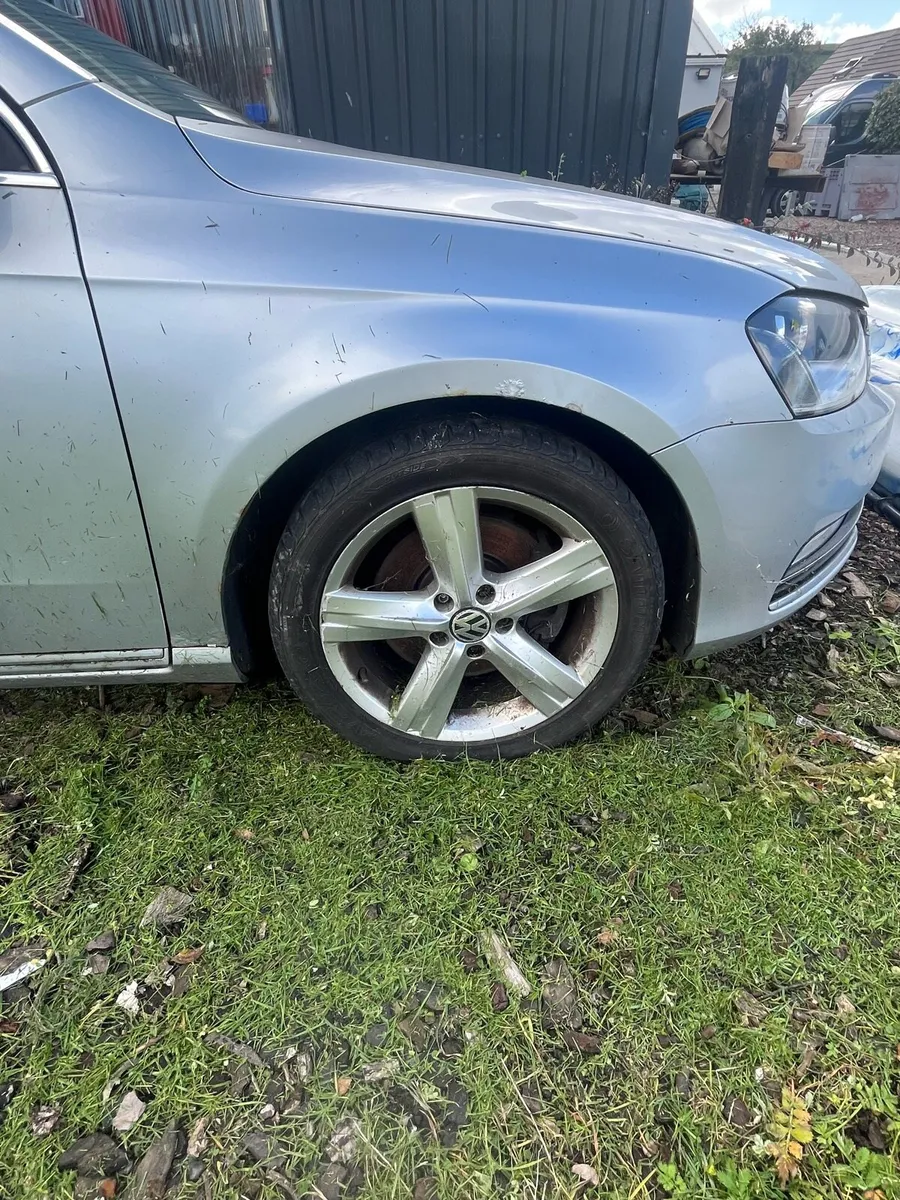 2012 Passat for breaking - Image 3