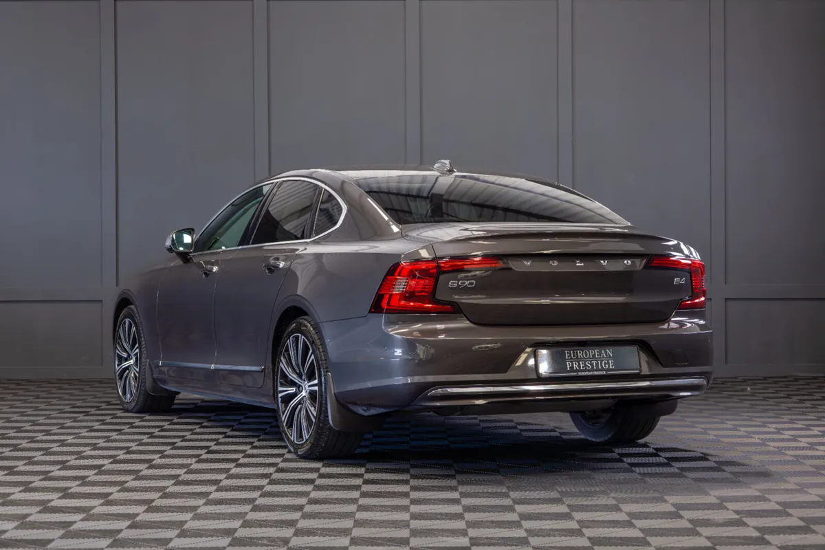 2021 Volvo S90 Inscription - Image 4